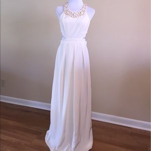 Beautiful BCBG dress that impresses.