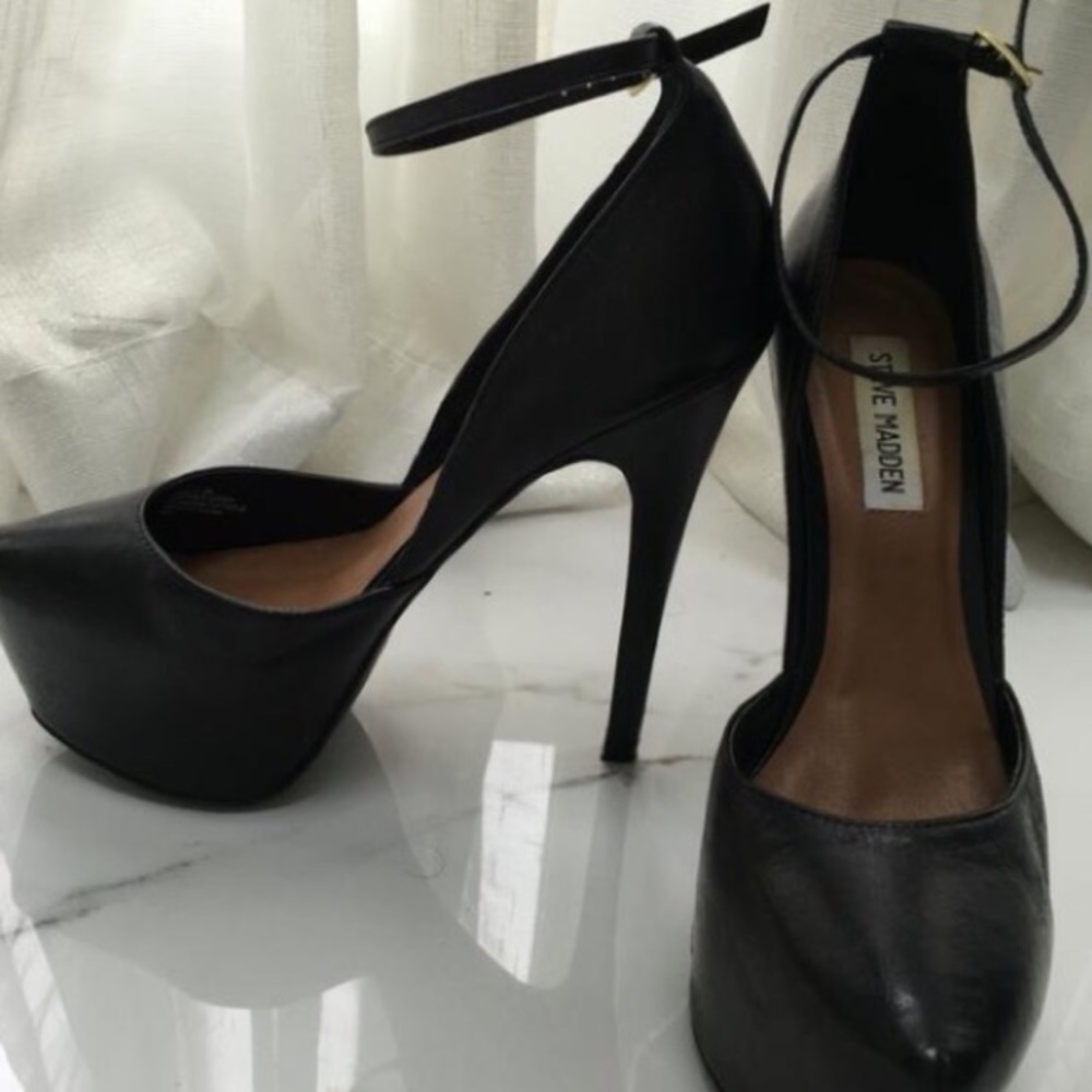 Steve Madden Platform Pump