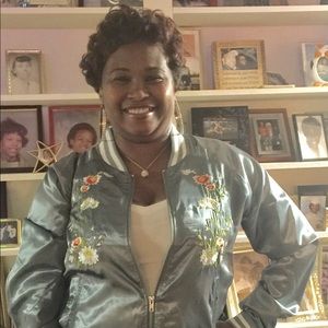 Meet your Posher, Latisha