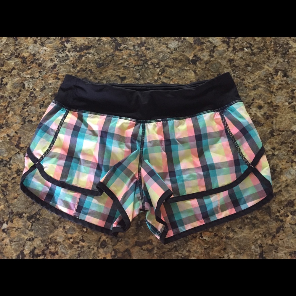 Lululemon wheezy plaid shorts size 4