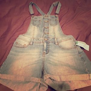 Short overalls
