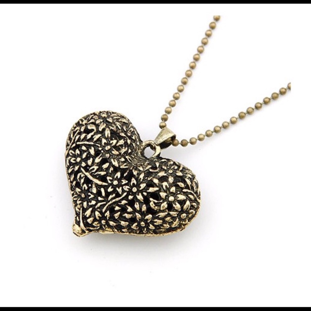 Antique Style Heart Shaped Necklace