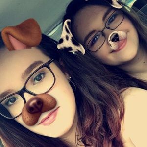 Meet your Posher, Hannah and Allison