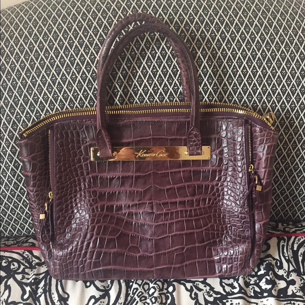Kenneth Cole alligator Purse!