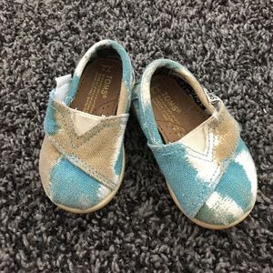Baby toms