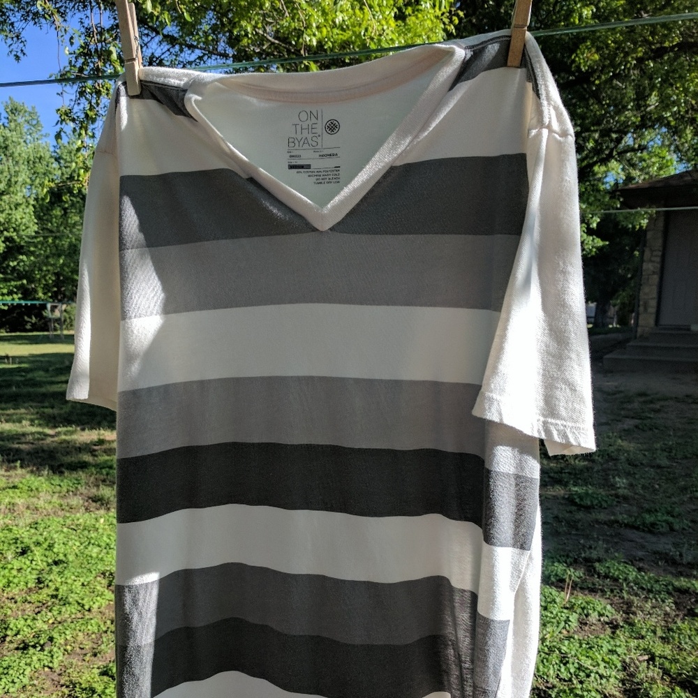 2 FOR 1 ON THE BYAS Men's V-Neck tees