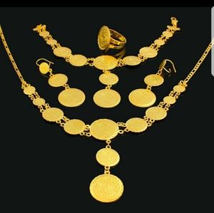 Stunning 24K gold-plated 4 piece set