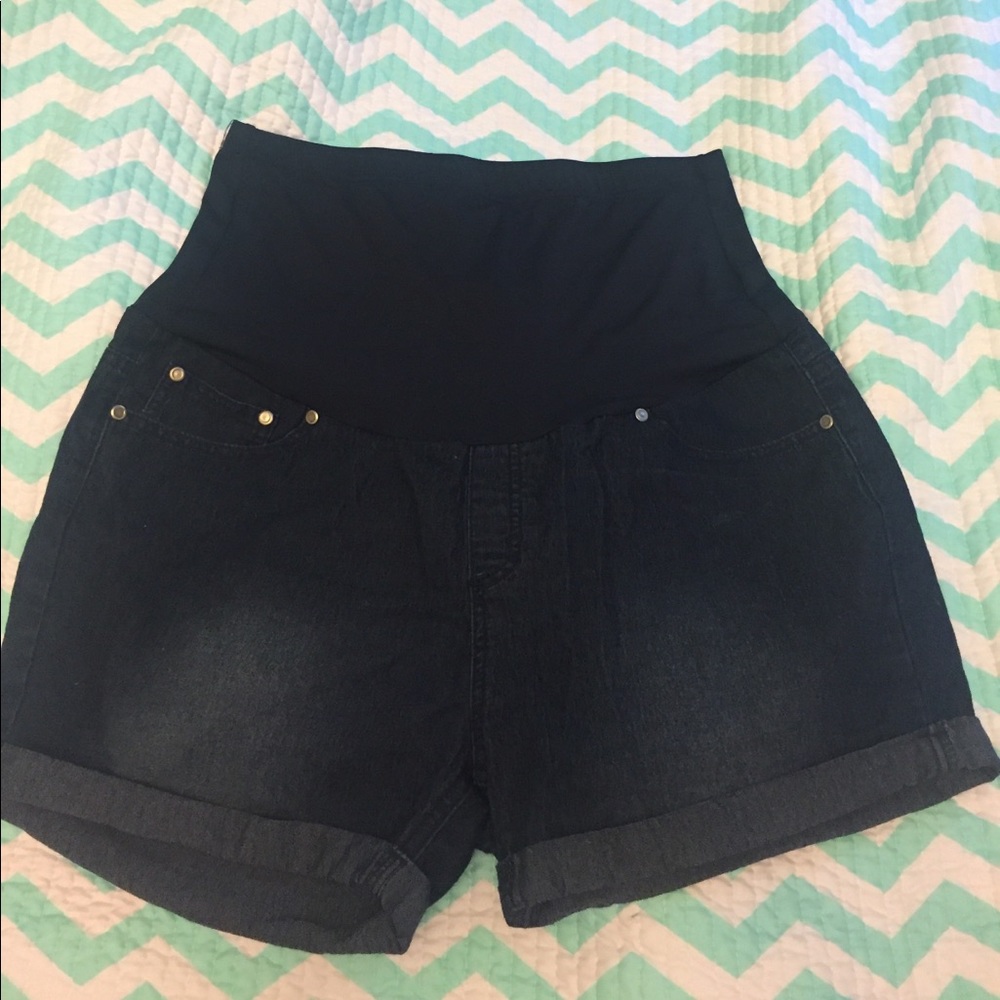 Maternity shorts