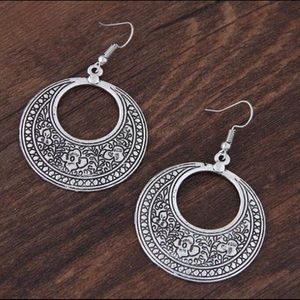 Vintage Floral Engraved Earrings silver