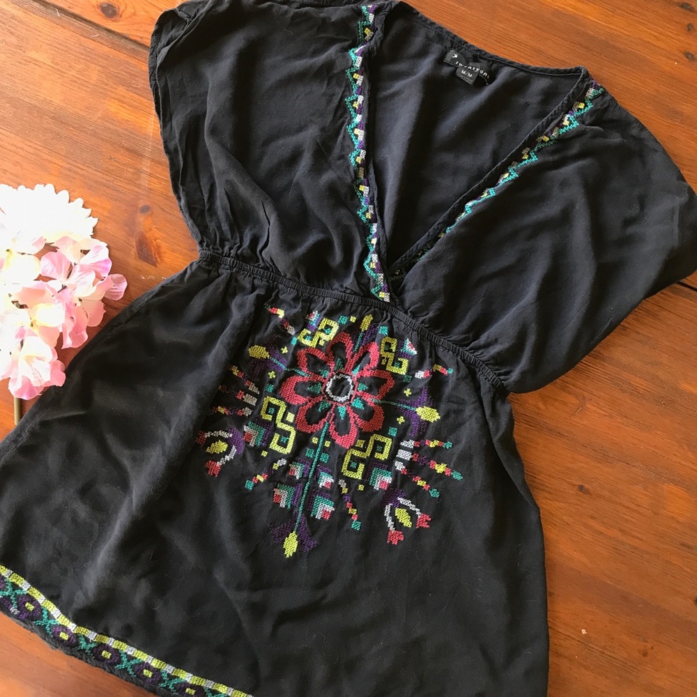🎉HOST PICK🎉 Black Embroidered Shirt