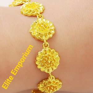 Elegant 24K gold-plated flower bracelet