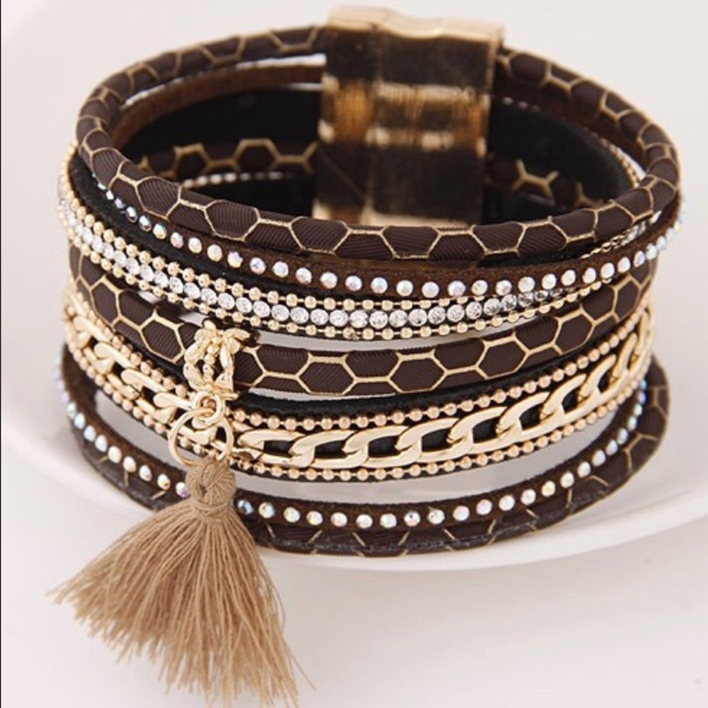 Bae Bangle in Brown