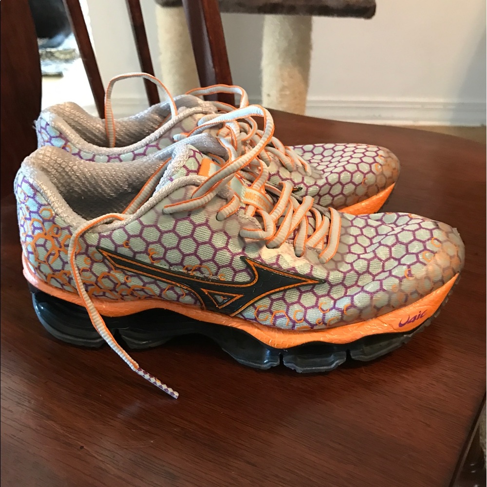 Mizuno running shoes