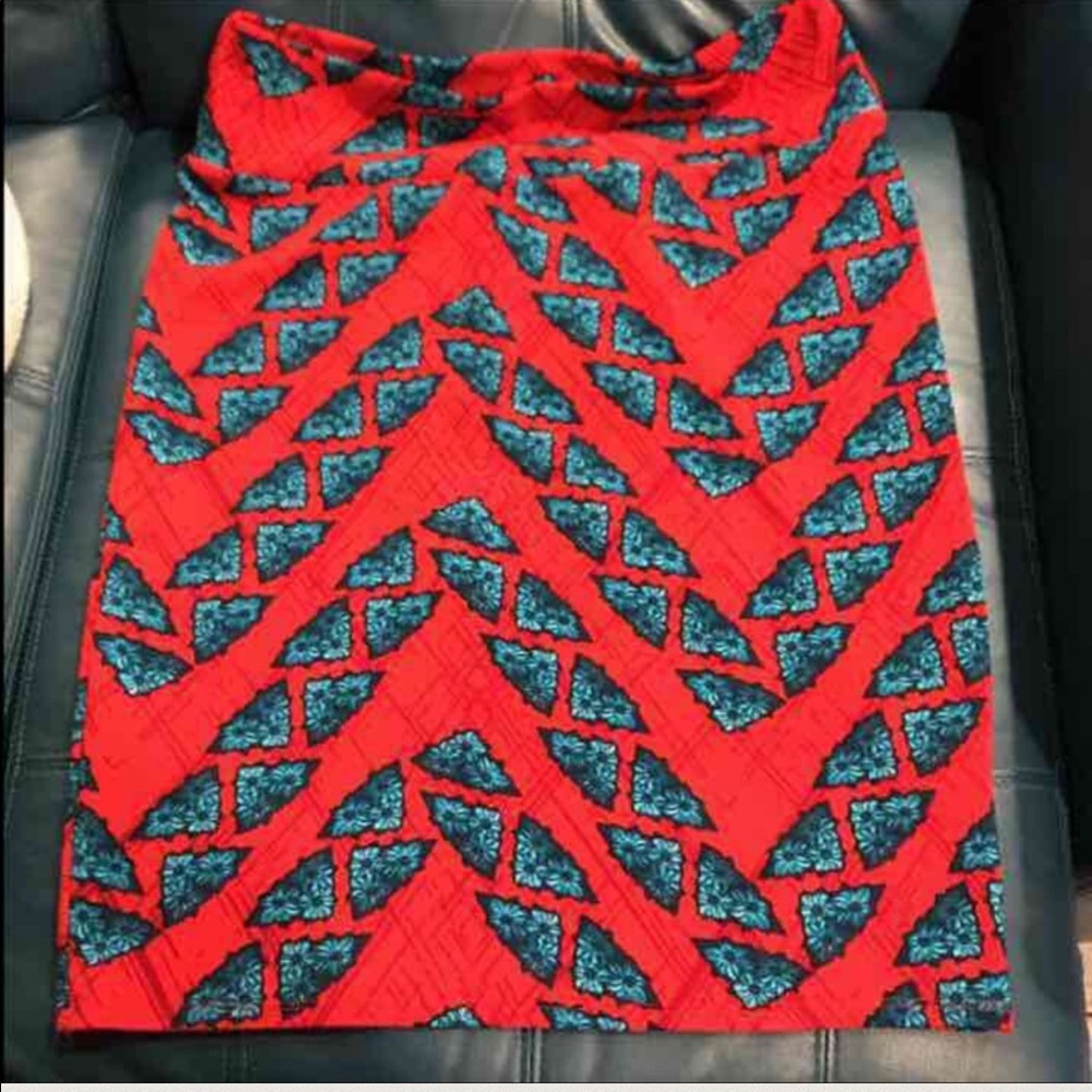 NWOT LULAROE CASSIE SKIRT