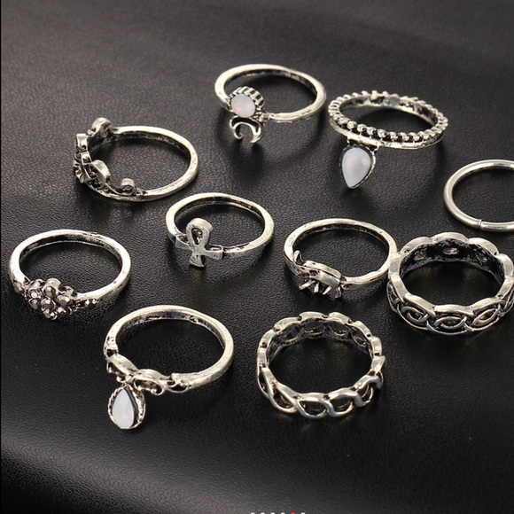 *Vintage Ring Set* - Picture 4 of 5