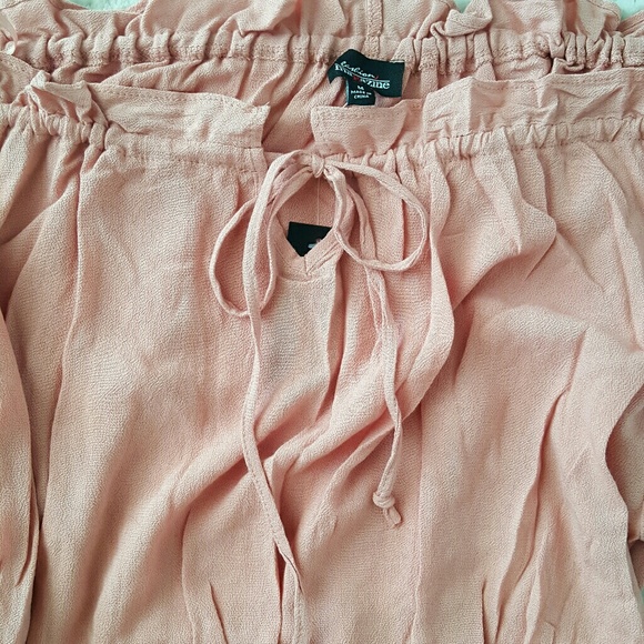 Off The Shoulder Mauve Top - Picture 5 of 8