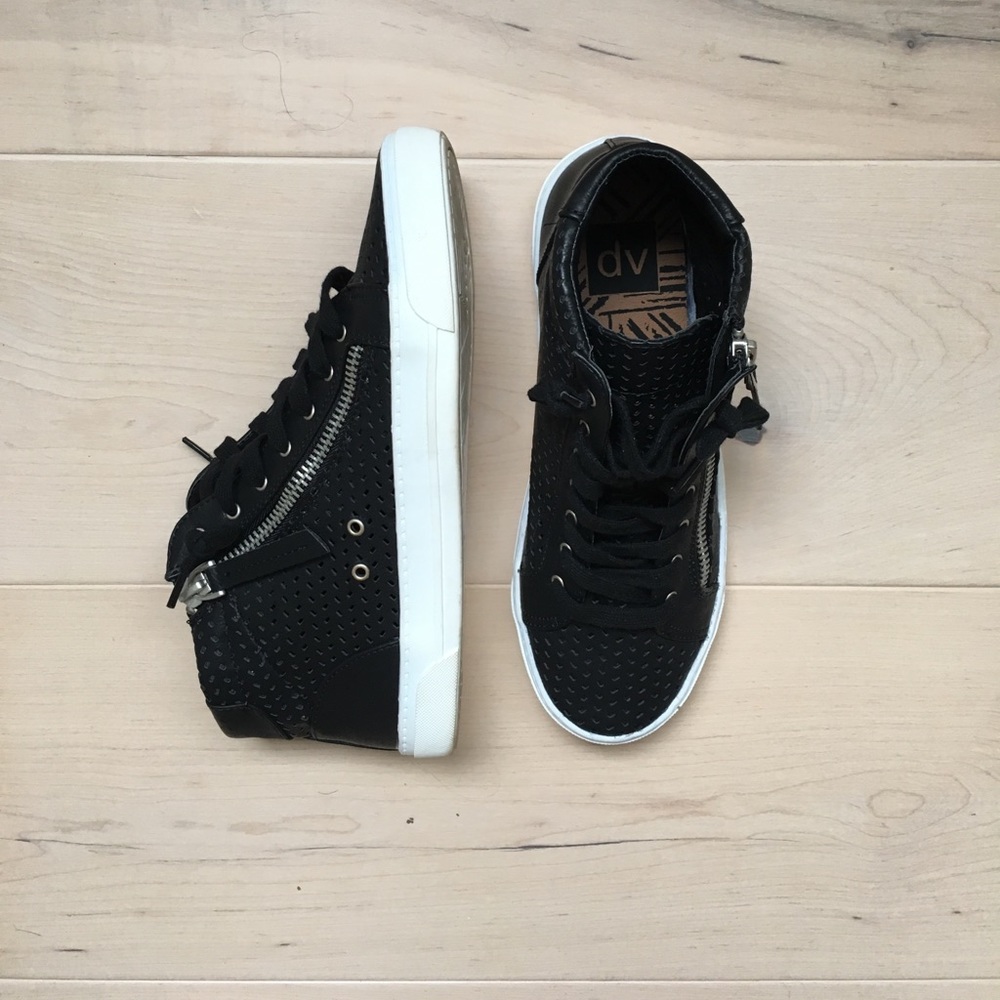 Dolce vita tennis shoes