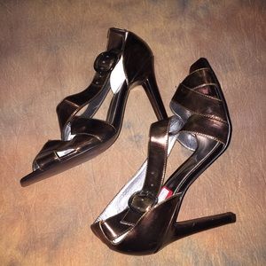 NWOT Bronze Sandals