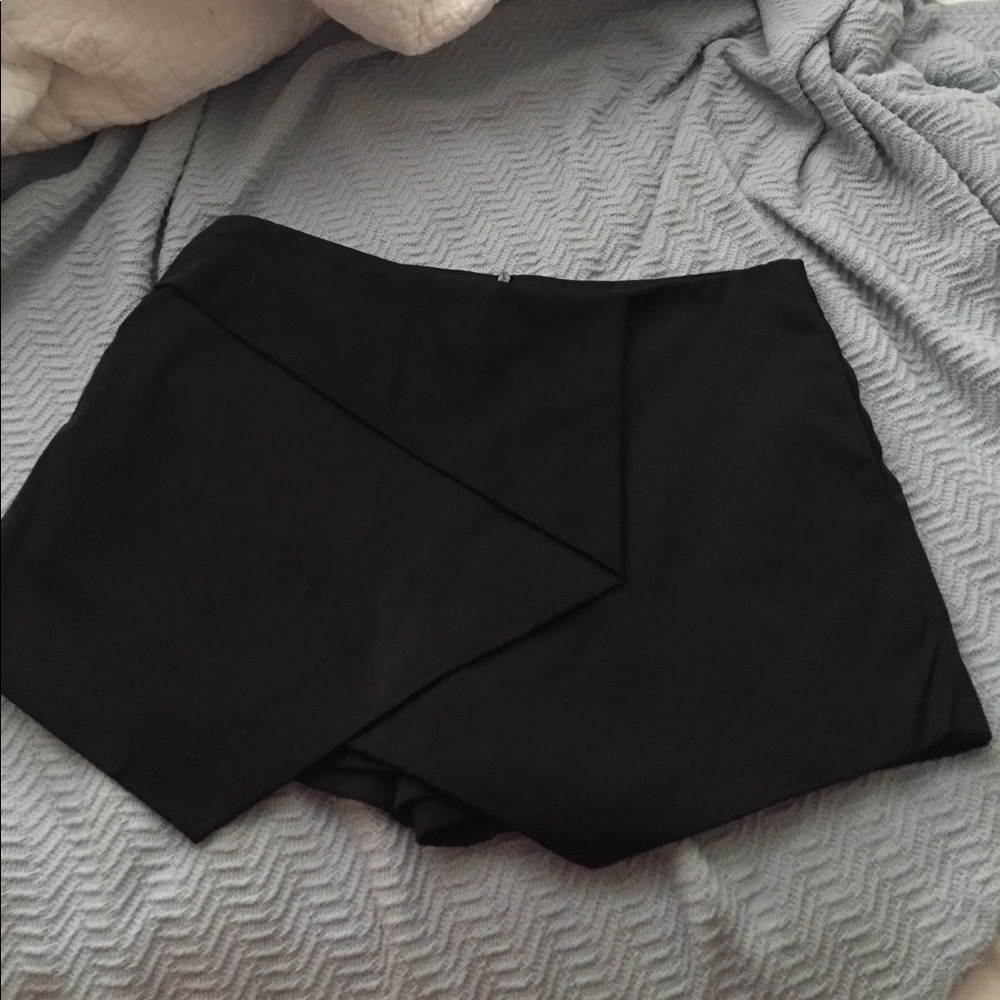 Black Envelope Skort