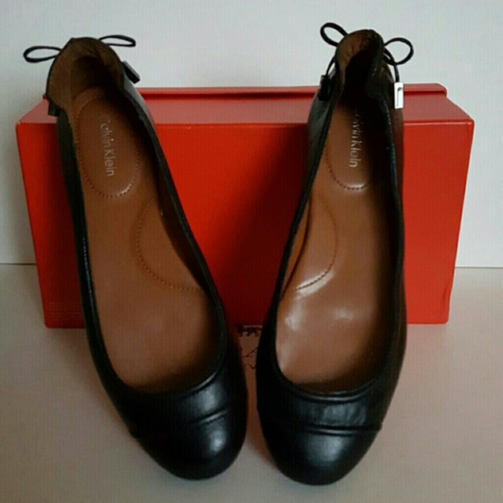 Women's Calvin Klein black casual flats 7.5