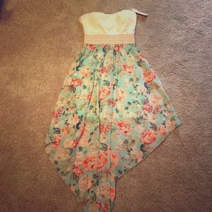 Wild Daisy floral strapless dress size medium