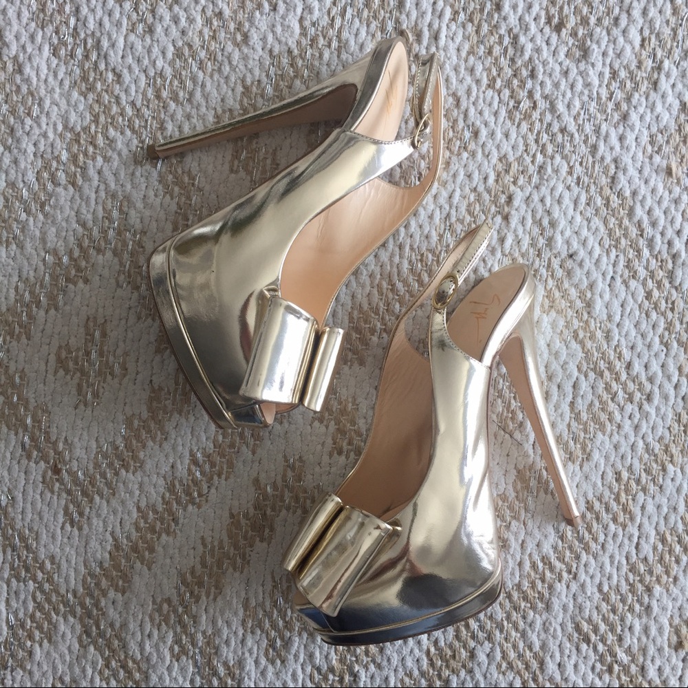 Giuseppe Zanotti gold sandals!