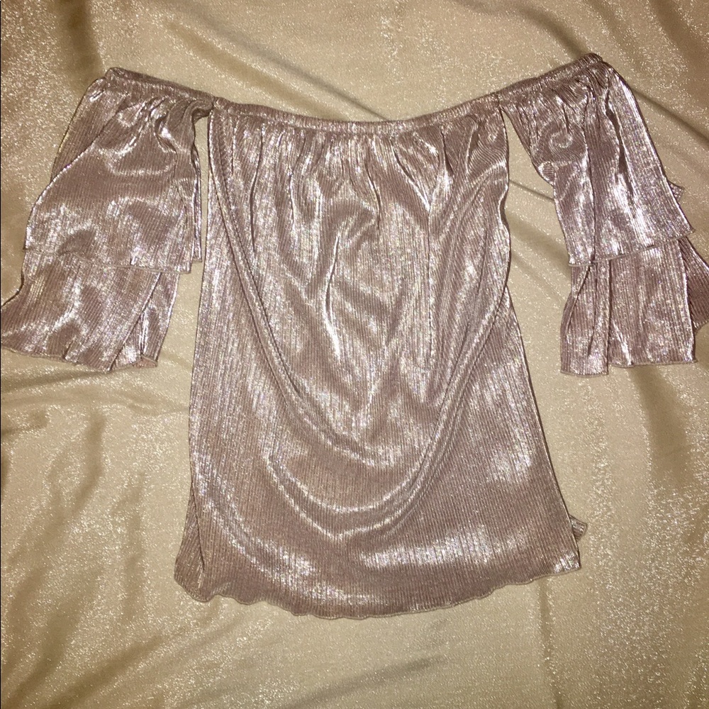Off the shoulder shirt - Picture 1 of 1