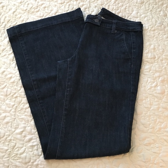 TRENDING!!! Wide legged denim jeans - Picture 1 of 3