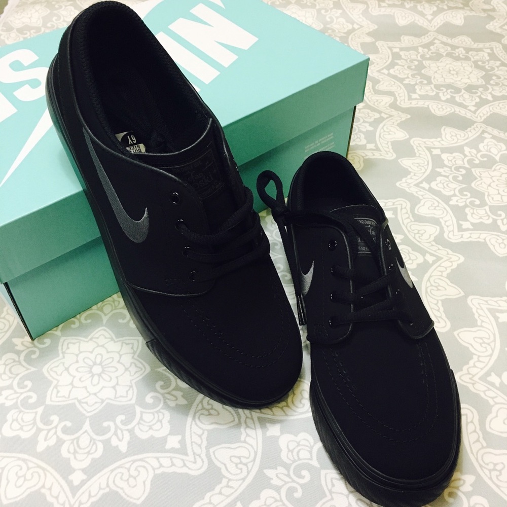 New Nike Stefan Jabonski SB size 6Y