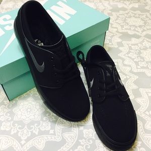 New Nike Stefan Jabonski SB size 6Y