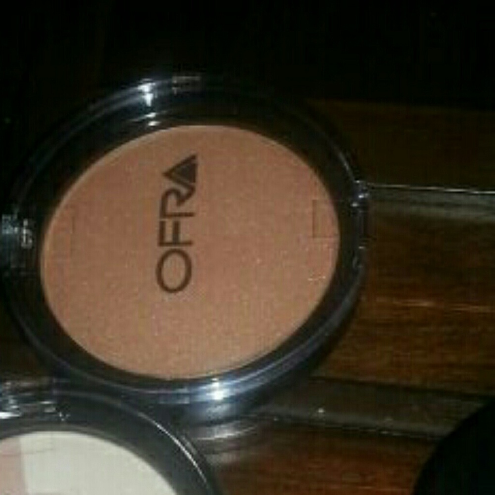 Ofra bronzer