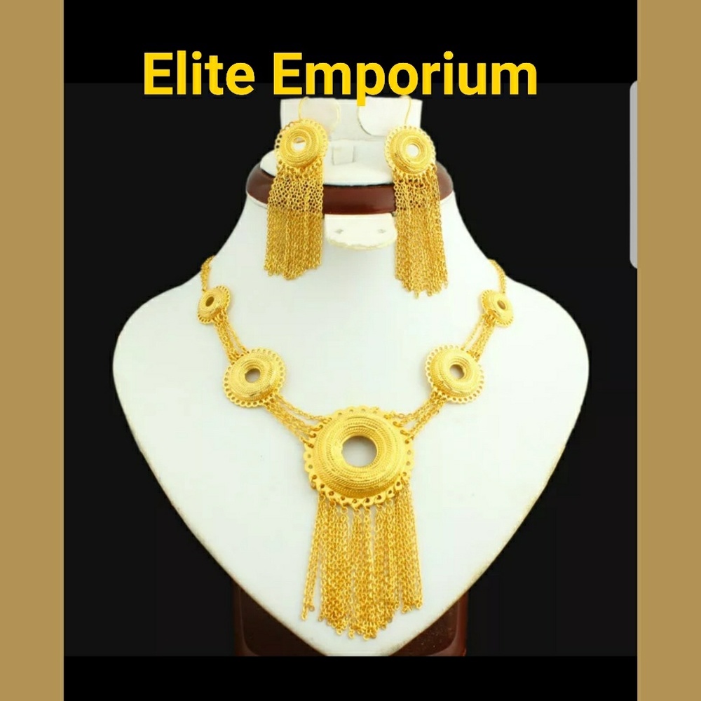 Elegant 24K gold-plated necklace earrings set