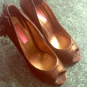 Betsey Johnson copper heels leather Betsey Johnson copper heels leather