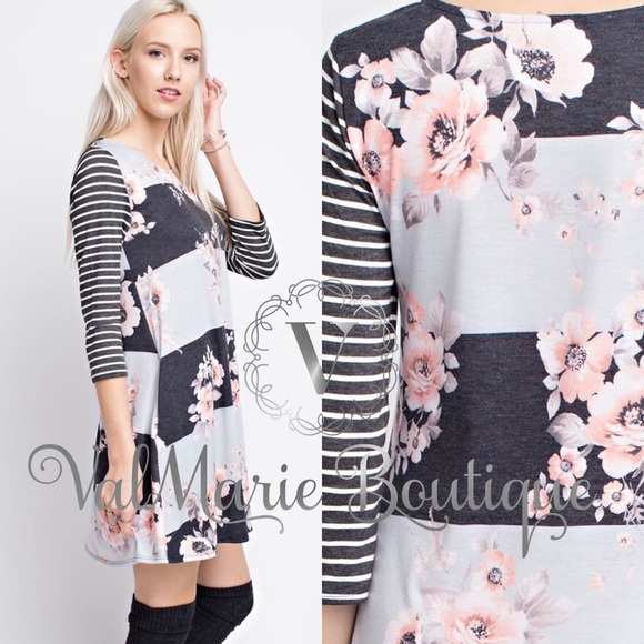 📍LAST 1📍GORGEOUS FLORAL STRIPED DRESS - Picture 2 of 2