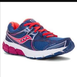 Saucony running shoes size 8