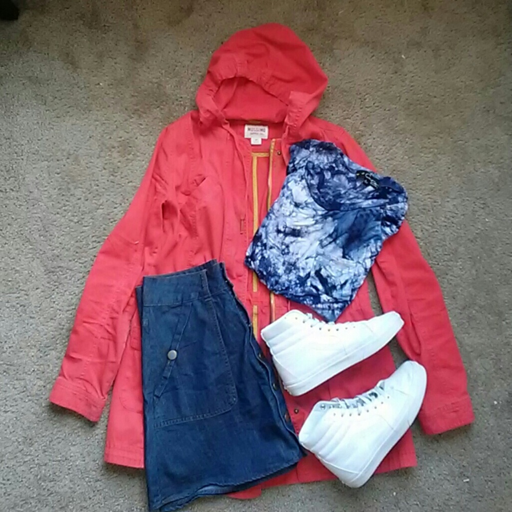 Lightweight zip up/button up jacket