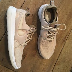 Nike Roshe 2, Oatmeal & Khaki, Size 7