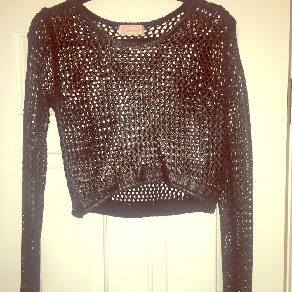 Crop top cut out shirt