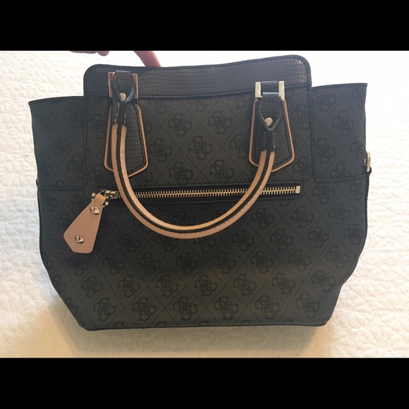 Sold GUESS💋Statement Gray Greyson Handbag 🎒 Rare - Picture 3 of 7