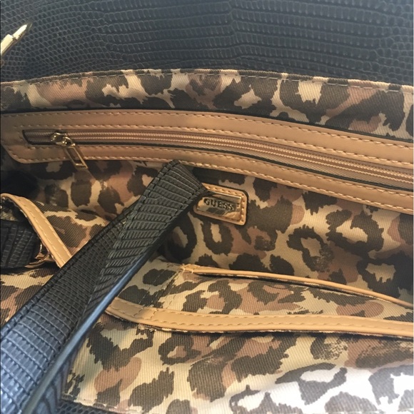 Sold GUESS💋Statement Gray Greyson Handbag 🎒 Rare - Picture 4 of 7