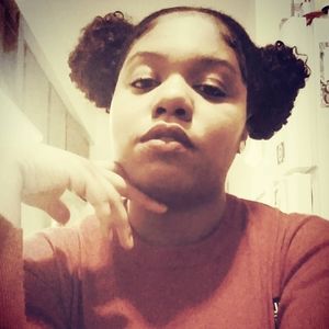 Meet your Posher, Dominique