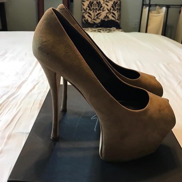 Giuseppe Zanotti Liza - Picture 2 of 5