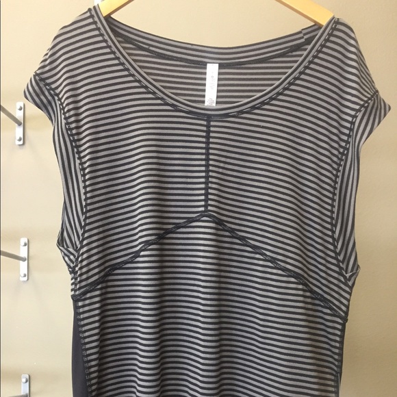 Lululemon Get Sweat Tea - Picture 2 of 3