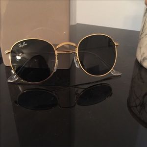 Ray-Ban Round Sunglasses