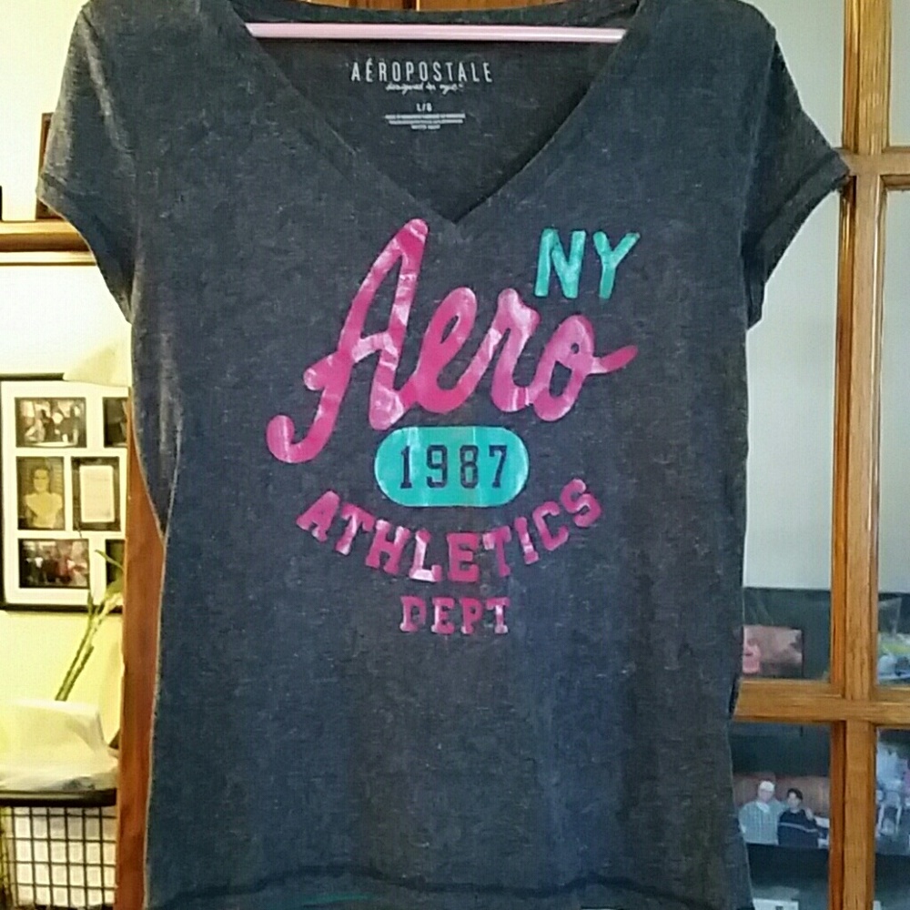 AEROPOSTALE T.SHIRT.  PERFECT CONDITION
