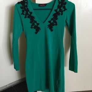 Motel v-neck  tunic/dress with lace appliqué
