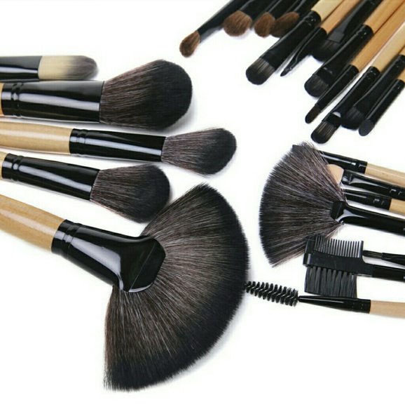 ๐HP๐ 24pc Makeup Brush set w/storage case - Picture 6 of 8