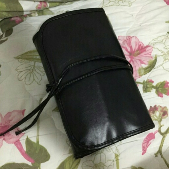 ๐HP๐ 24pc Makeup Brush set w/storage case - Picture 8 of 8