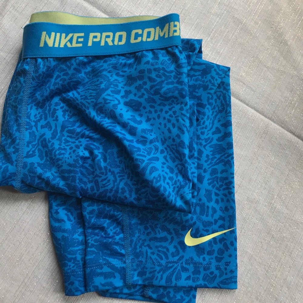 Nike Pro Dri Fit Capris