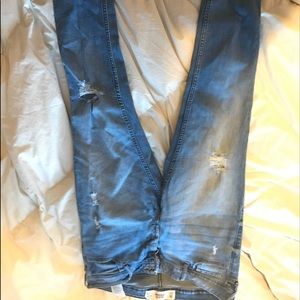 blue ripped skinny jeans